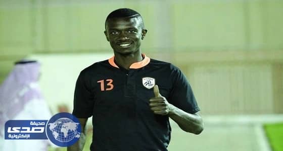 حسن معاذ يقترب من مزاملة الشمراني في العين الإماراتي