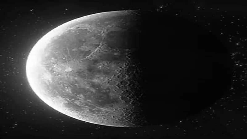 فلكية جدة: التربيع الأخير يشرق في سماء المملكة غداً