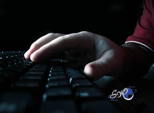 القبض على وافد اخترق حاسوب فتاة سعودية ونشر صورها