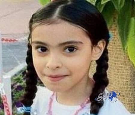 مواطن يترك ابنته في مكتب مسئولة بـ"التعليم" للحصول على الموافقة بنقلها إلى مدرسة 