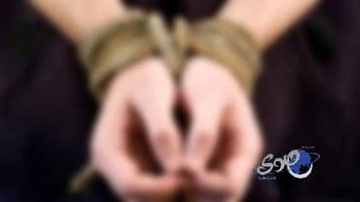 طالب جامعي يحتجز رهائن من أجل الحصول على بيتزا ومياه غازية