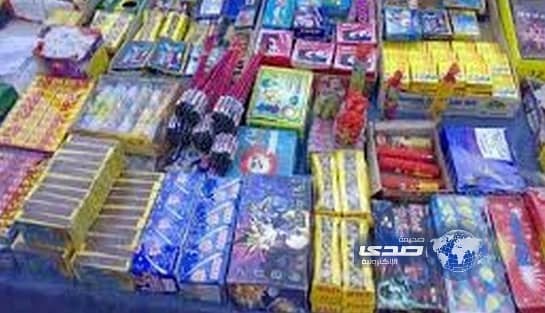 ضبط ألعاب نارية بحوزة 3 طلاب في الخبر