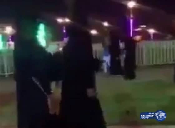 بالفيديو :استياء من رقص سيدة أمام الرجال