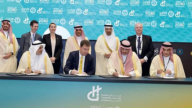 16 اتفاقية ومذكرة تفاهم لتعزيز الشراكات التعليمية والتقنية في EDGEx .. صور