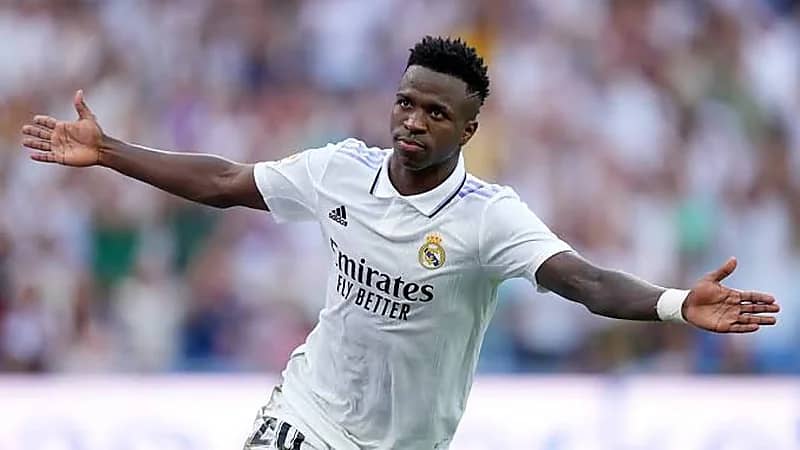 حقيقة غياب فينيسوس جونيور عن كلاسيكو الريال وبرشلونة