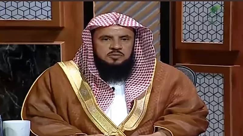 الشيخ السبر يوضح.. هل يجوز للمسافر أن يأخذ برخص السفر لمدة 10 أيام ( فيديو)