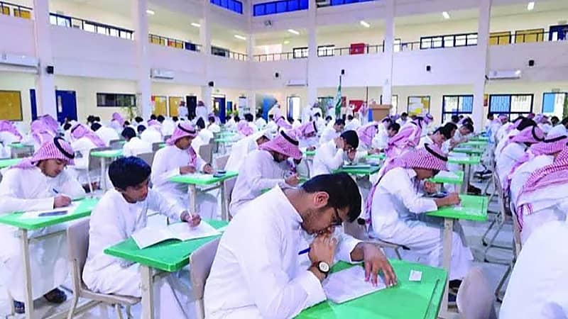 44 طالبًا وطالبة يحصلون على 100٪ في اختبارات قياس بالرياض .. فيديو