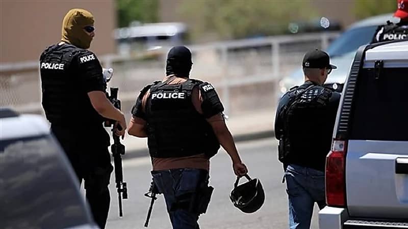 ضباط بالشرطة الأمريكية يواجهون تهمة الاتجار بالجنس