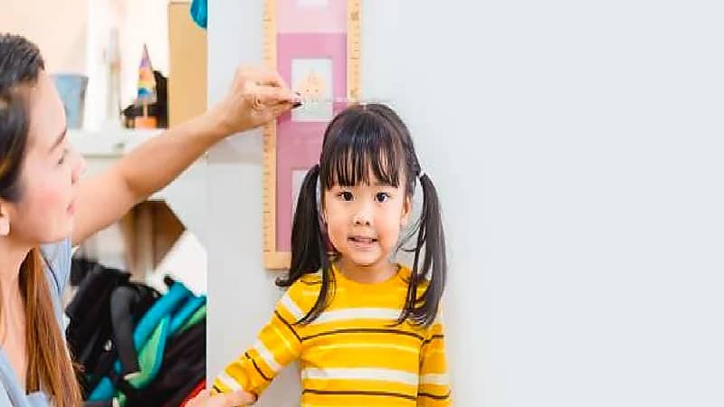 بالفيديو.. استشارية : الأمراض المزمنة عند الأطفال تتسبب في قصر النمو