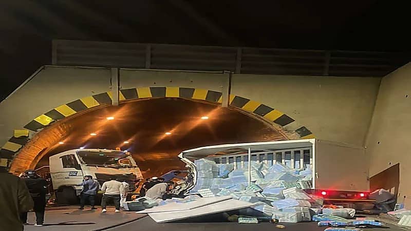 3 إصابات في حادث تصادم بعقبة "شعار