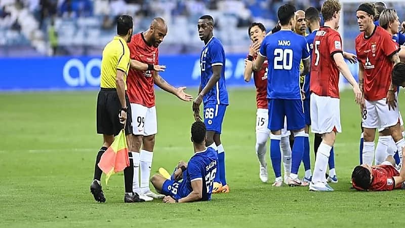 حقيقة توقف "الفار" في لقاء الهلال وأوراوا