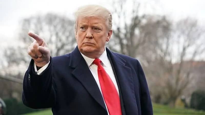 تصرف مريب لمساعدي ترامب قبل اقتحام منزله