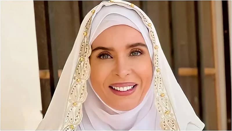 الراقصة دينا تكشف حقيقة تجسيدها شخصية "السيدة زينب"