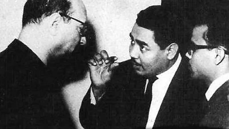 صورة نادرة تجمع طلال مداح مع محمد عبدالوهاب في القاهرة