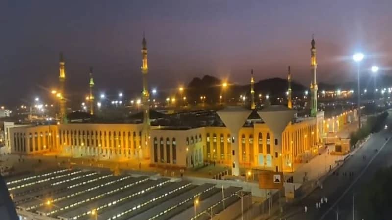 شاهد.. لقطات من مسجد نمرة في مشعر عرفات قبل بدء تفويج الحجاج 