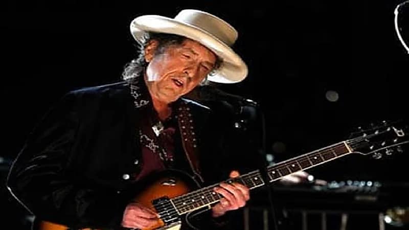 امرأة تتهم المغني بوب ديلان بالاعتداء عليها قبل 56 عاما