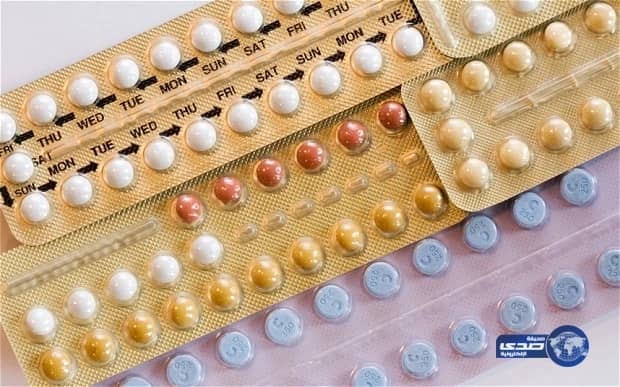 إحباط محاولة مقيم تهريب أدوية "منع الحمل" على طائرة سعودية