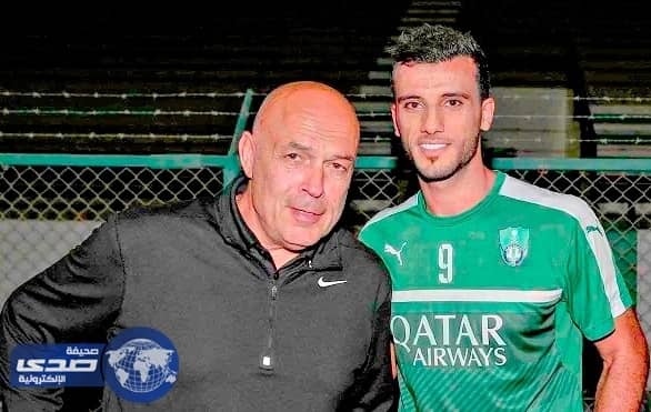 السومة يحتفل بدخول نادي المائة بمأدبة عشاء للاعبي الأهلي