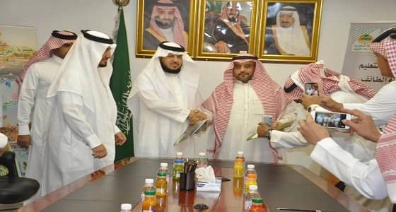 توقيع عقد شراكة بين " القرية الخضراء " و " تعليم الطائف "