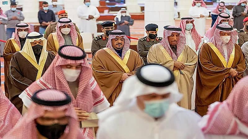 مستشار قانوني يوضح هل " إيموجي القلب" يتعرض مرسله إلى عقوبة قانون التحرش (فيديو)