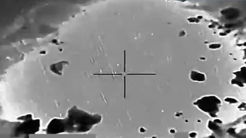 بالفيديو.. لحظة استهداف التحالف لآليات عسكرية وعناصر تابعة لمليشيا الحوثية