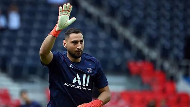 دوناروما: وجودي على مقاعد البدلاء مؤلم جدًا