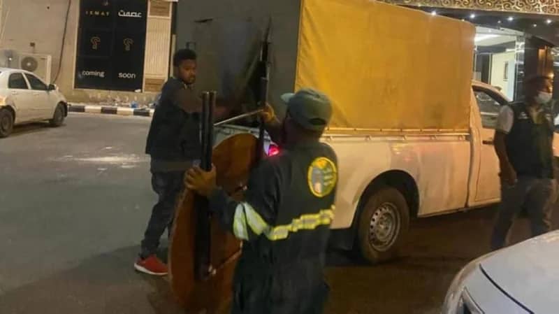 مصادرة نصف طن من الأغذية مجهولة المصدر بعسير