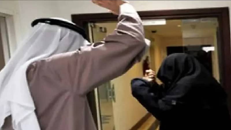 مواطن يحرق زوجته وطفلتها بالأسيد في جدة