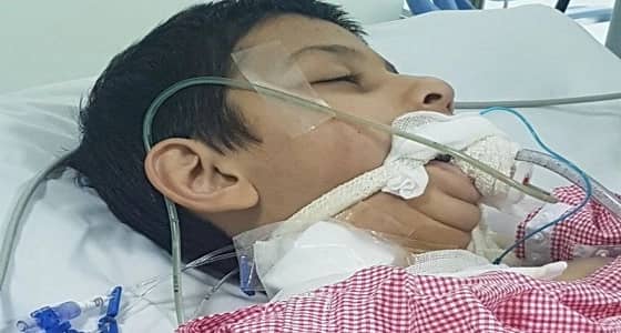 بالفيديو.. والدة الطفل ضحية جرعة السوائل بالطائف تتحدث من أمام قبرة