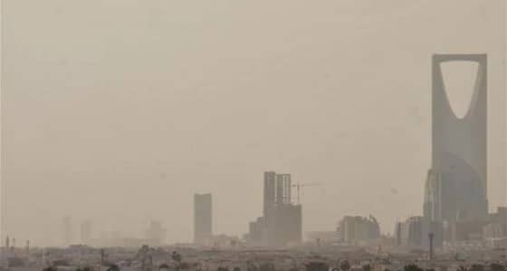 رياح نشطة وأتربة مثارة تضرب الرياض والأجزاء المجاورة