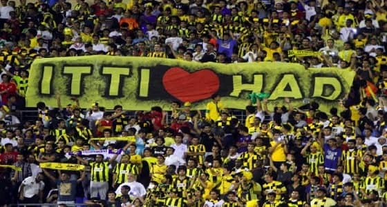 بالفيديو.. حالة حزن تخيم على جماهير الاتحاد بعد خسارته