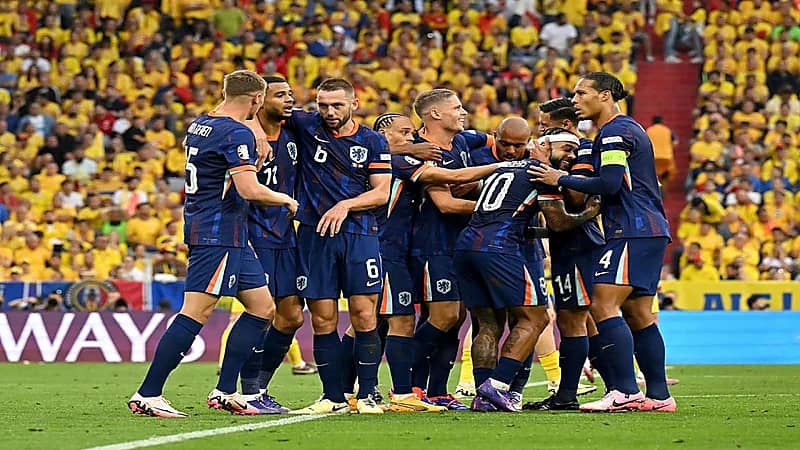 هولندا تفوز على رومانيا بثلاثية