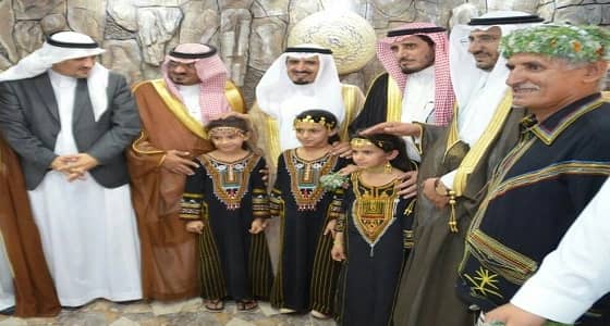 بالصور.. محافظ رجال ألمع يفتتح قصر مالك الشعبي بمركز الحبيل