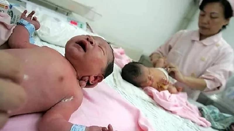 الصين تسمح لمواطنيها بإنجاب 3 أطفال بدلا من طفلين