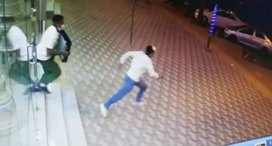 سرقوا مطاعم ومحال حلويات.. اللصوص الخمسة في قبضة شرطة الرياض