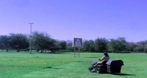 بالصور.. أعمال وكالة الخدمات في صيانة الجزر الوسطى بنجران