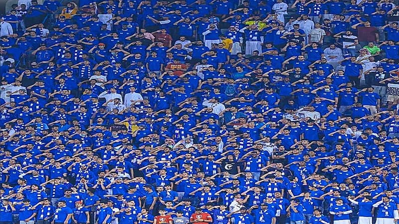 جمهور الهلال يفوز بالمركز الأول في جوائز الجمهور المثالي