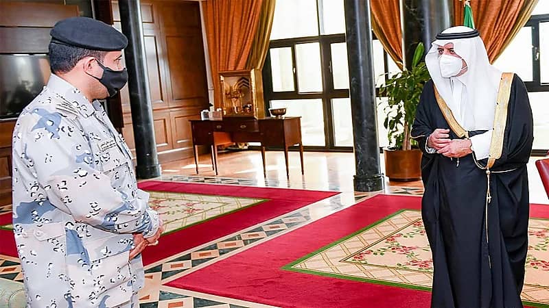 امير تبوك يستقبل قائد حرس الحدود بالمنطقة