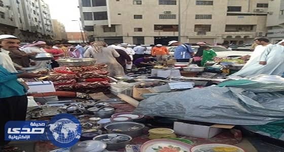 فى حملة رقابية واسعة.. مصادرة أكثر من 1000 قطعه ملابس بمكة