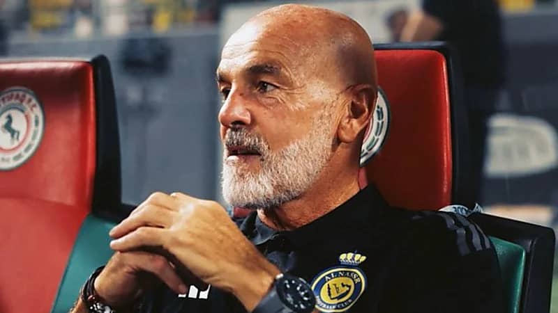 بيولي يستبعد 4 لاعبين قبل لقاء الهلال