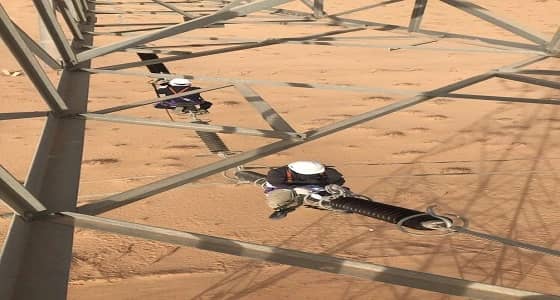 بالصور.. طاقم سعودي يعرض حياته للخطر من أجل الوطن