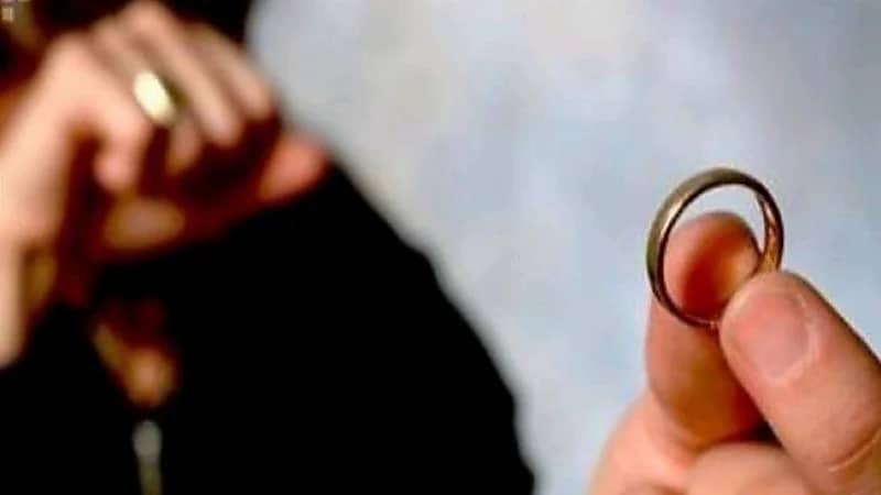 مستشار أسري لـ الزوجات التي تلح بالطلاق: "لا تقارني زوجك بغيره"