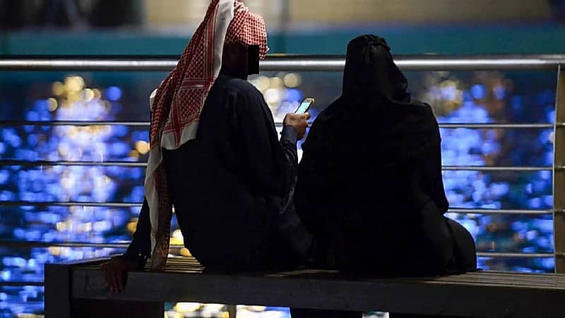 السلمان: أصعب موقف للزوجة عندما يتابع زوجها تطبيقات الانحراف الجنسي