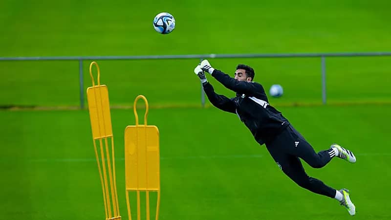 الإصابة تبعد العقيدي عن معسكر المنتخب بالبرتغال