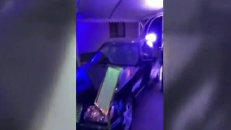 بالفيديو.. استعراض إحدى سيارات الراحل الأمير طلال المفضلة