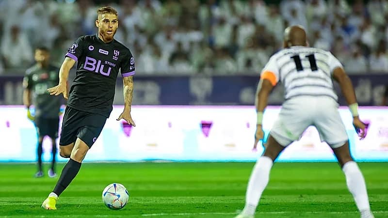 الهلال يهزم الطائي بثلاثية