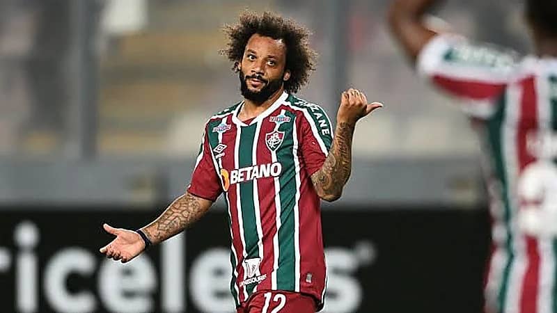 إيقاف مارسيلو 3 مباريات لتسببه في إصابة مروعة لـ مدافع أرجنتينوس جونيورز