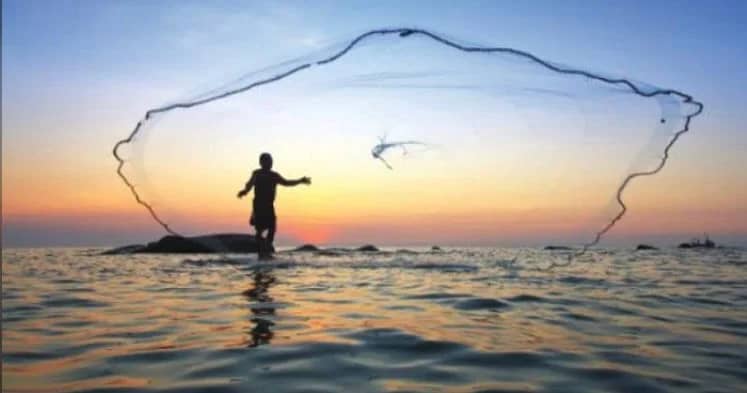 امتهان 60 فتاة مهنة صيد الأسماك لأول مرة في المملكة