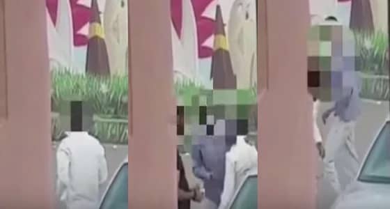 بالفيديو.. القبض على عصابة اعتدت على شخص وسرقته بطريق عام