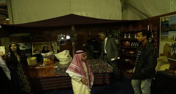 لليوم الثاني على التوالي.. " الأكلات الشعبية " للمملكة تشهد توافد رواد القاهرة للكتاب